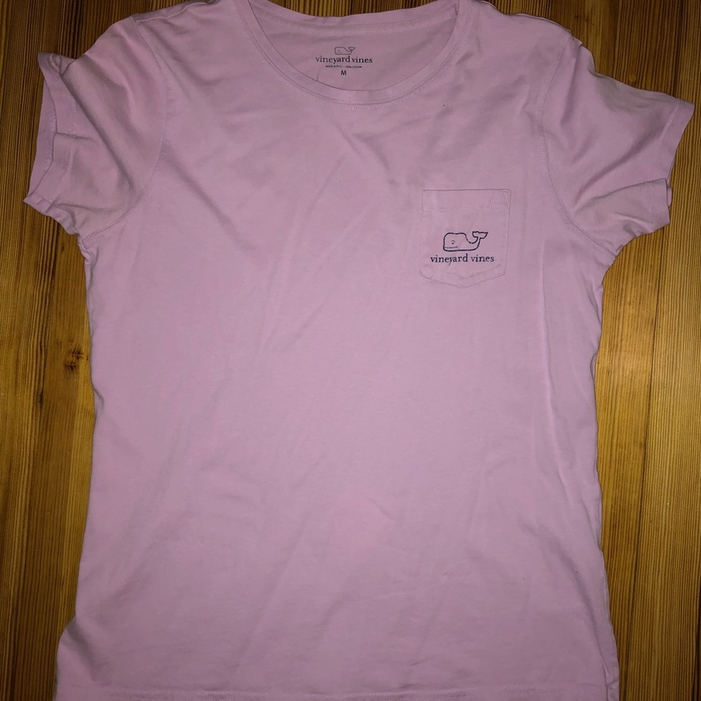 vineyard vines t shirt